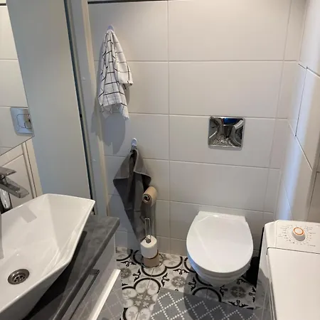Avar Ja Valguskuellane Pesa Viljandi (Viljandimaa)